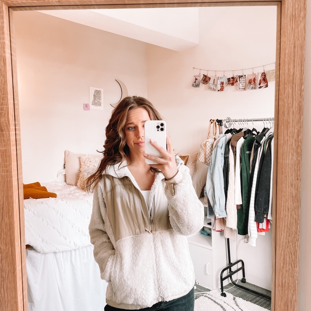 North Face Cream Zip Up Fleece!! - Picture 7 of 10